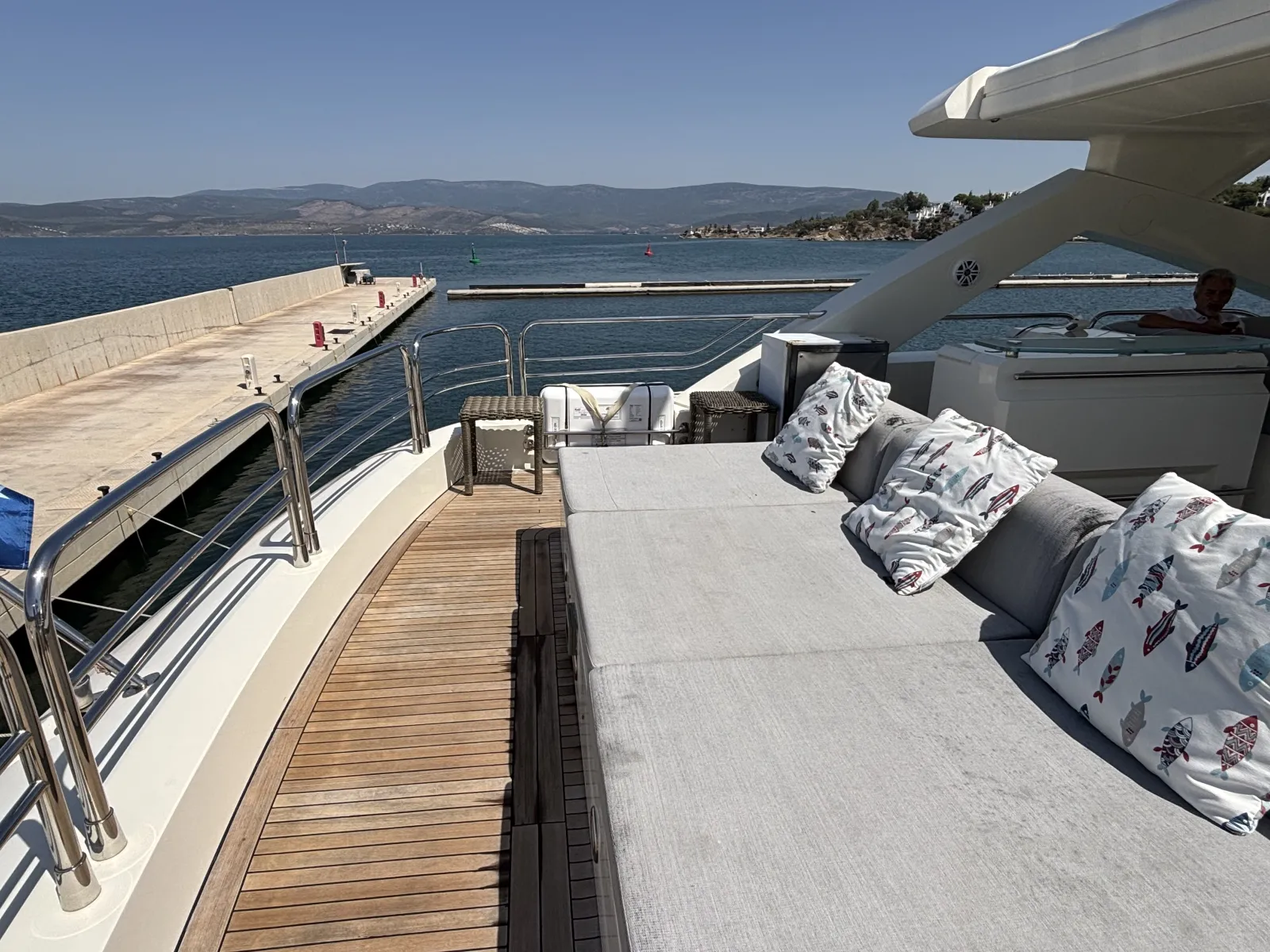 Sunseeker 30M Yacht