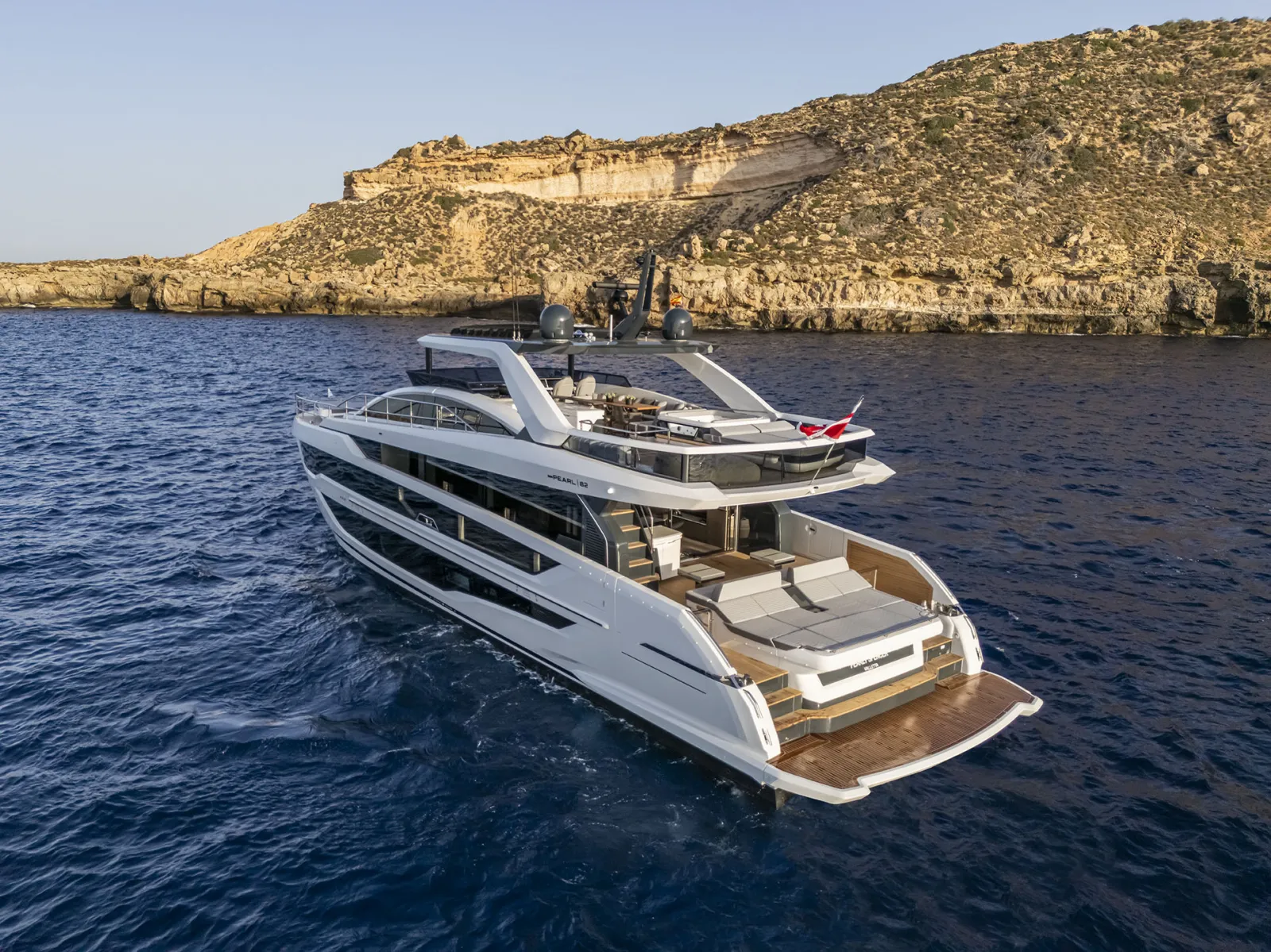 Pearl 82