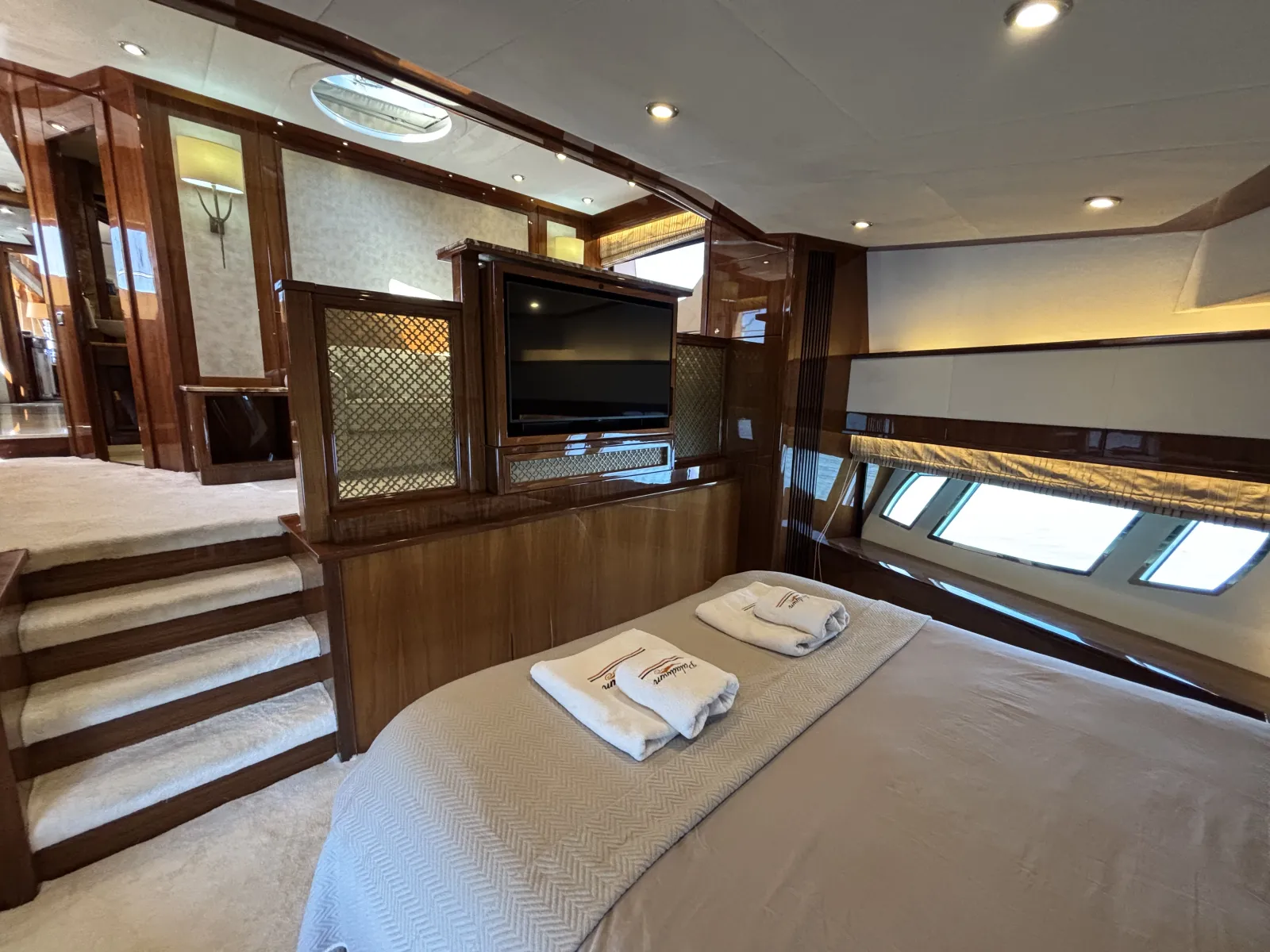 Sunseeker 30M Yacht