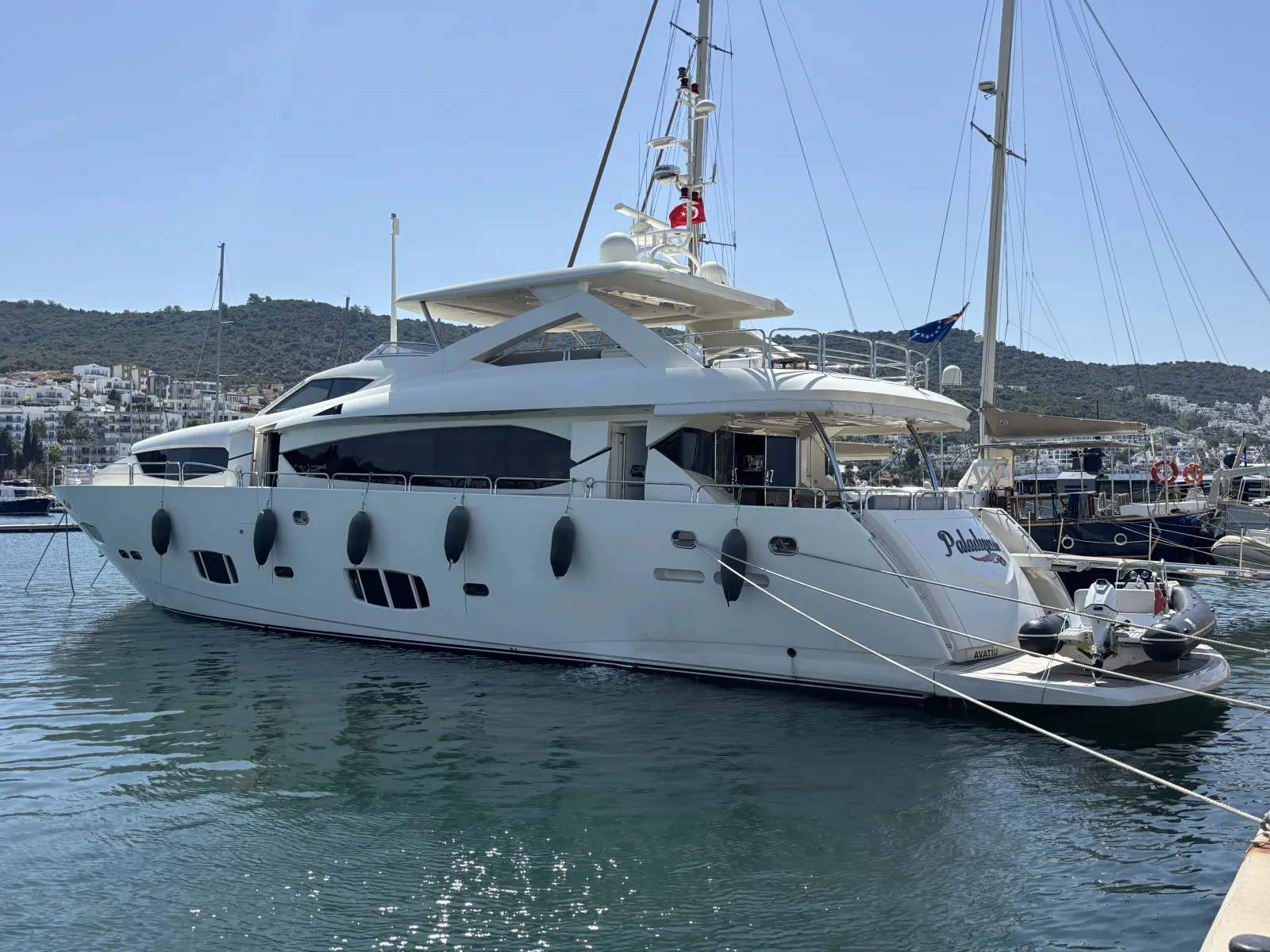 Sunseeker 30M Yacht