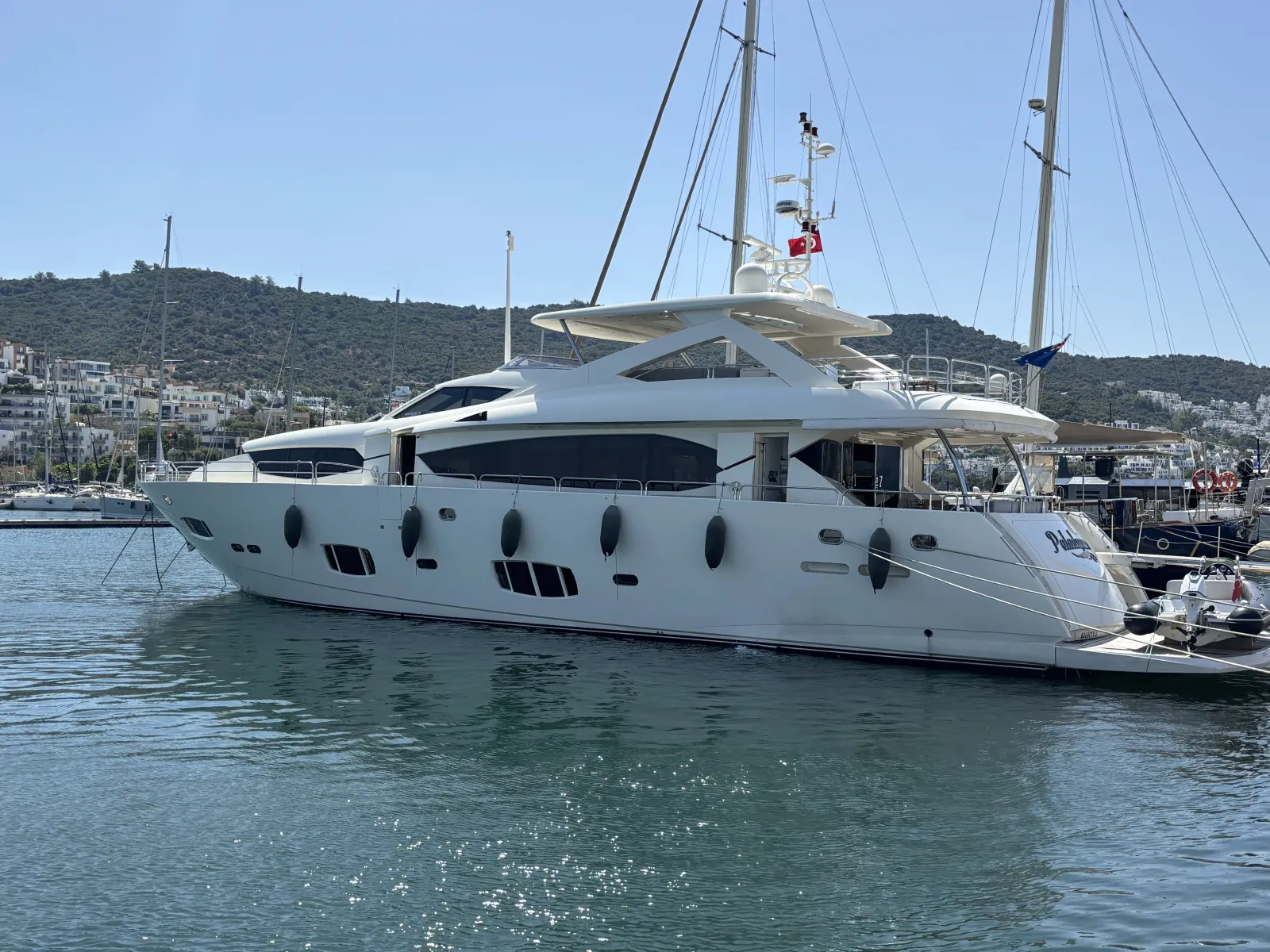 Sunseeker 30M Yacht