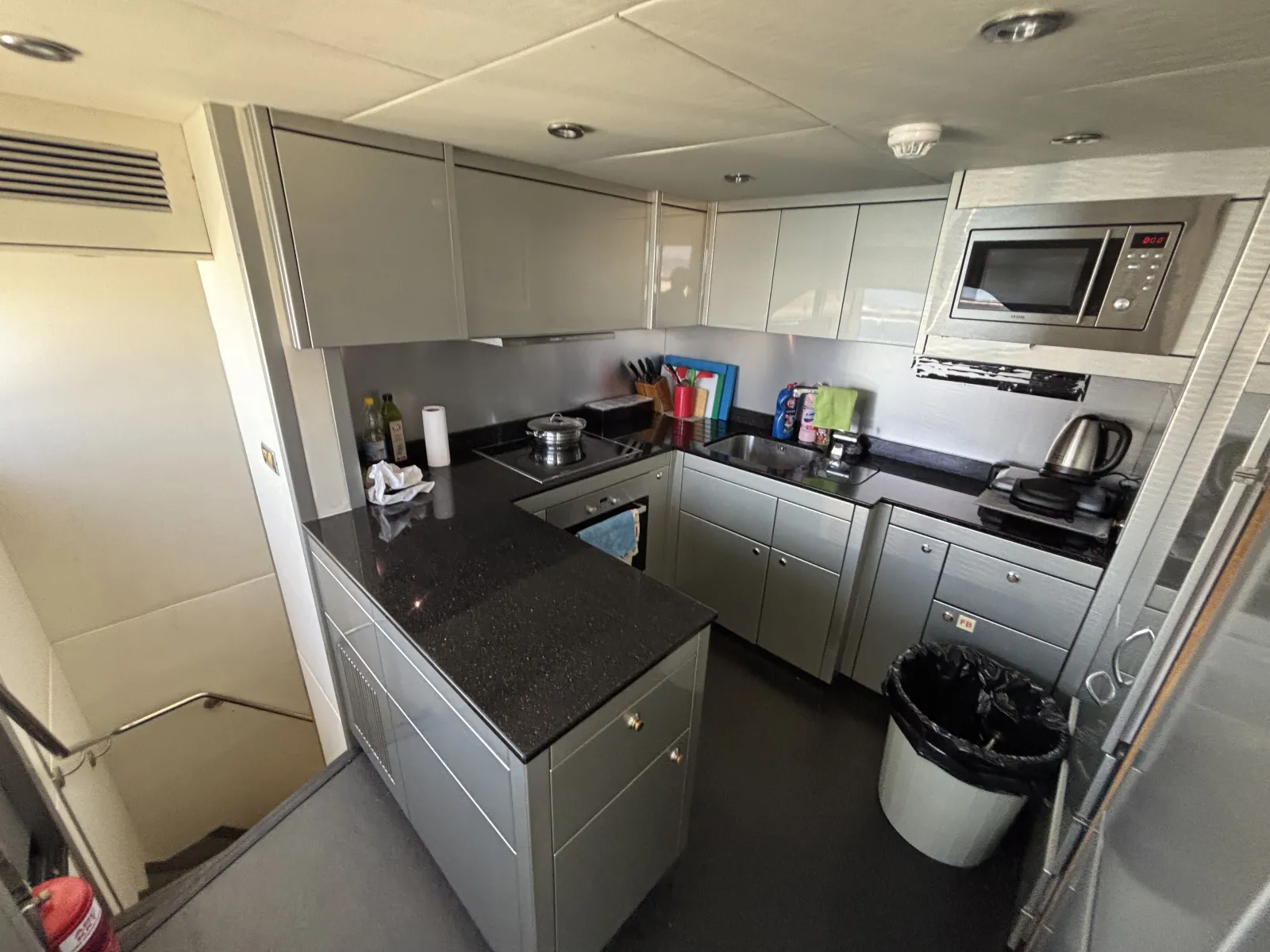 Sunseeker 30M Yacht