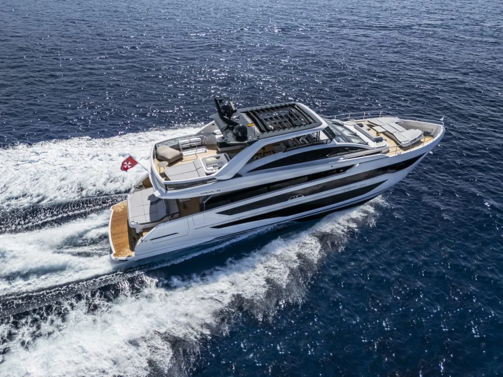 Pearl 82