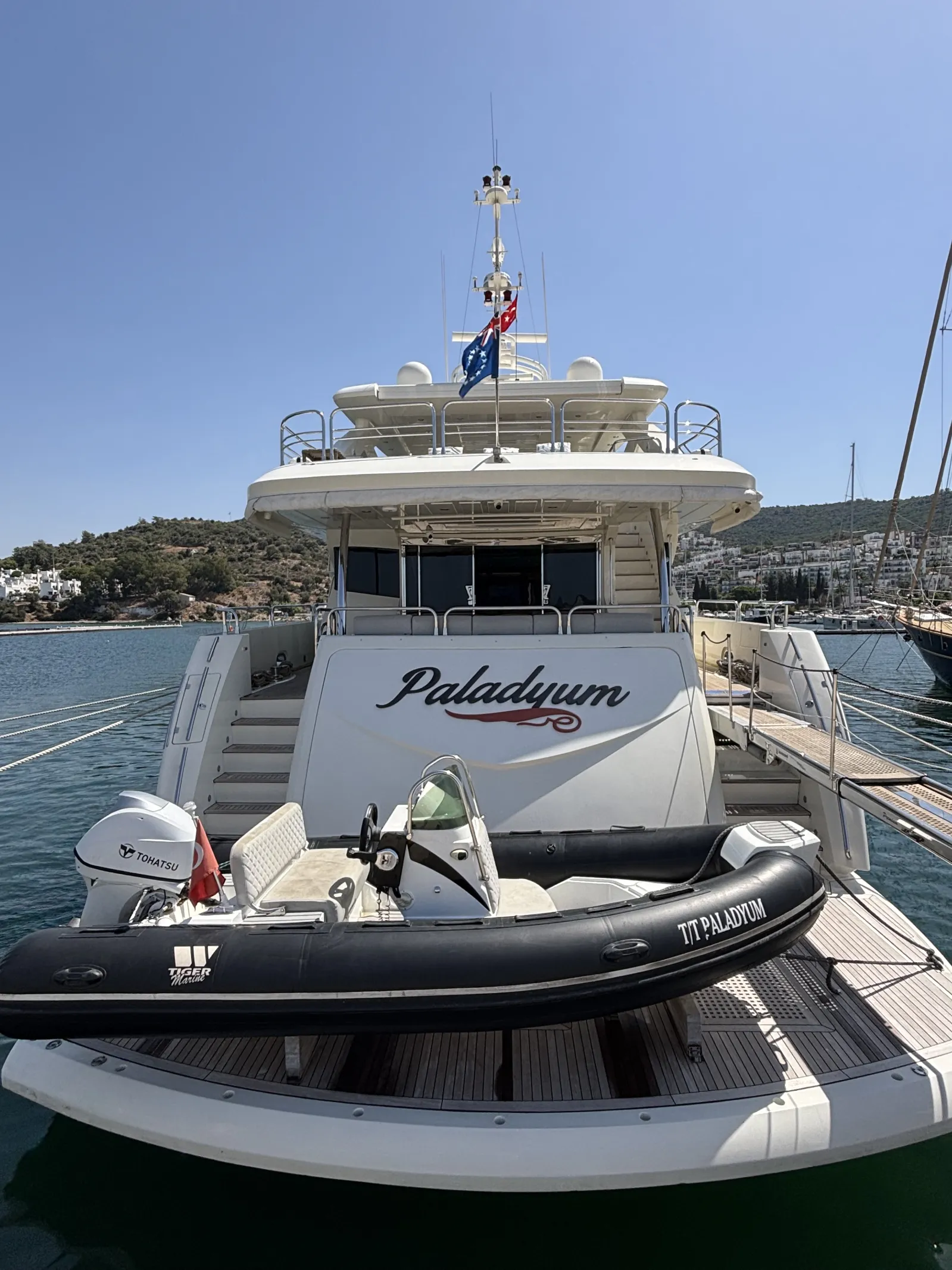 Sunseeker 30M Yacht