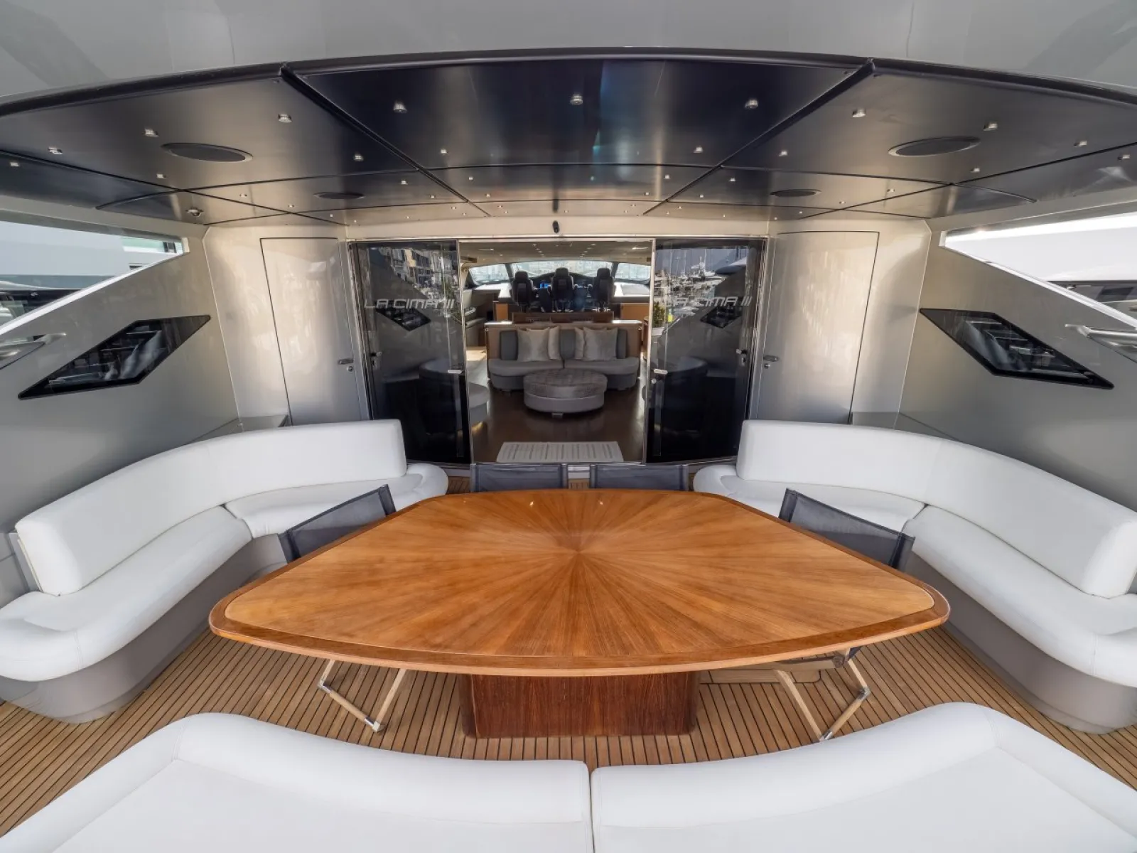 Pershing 115
