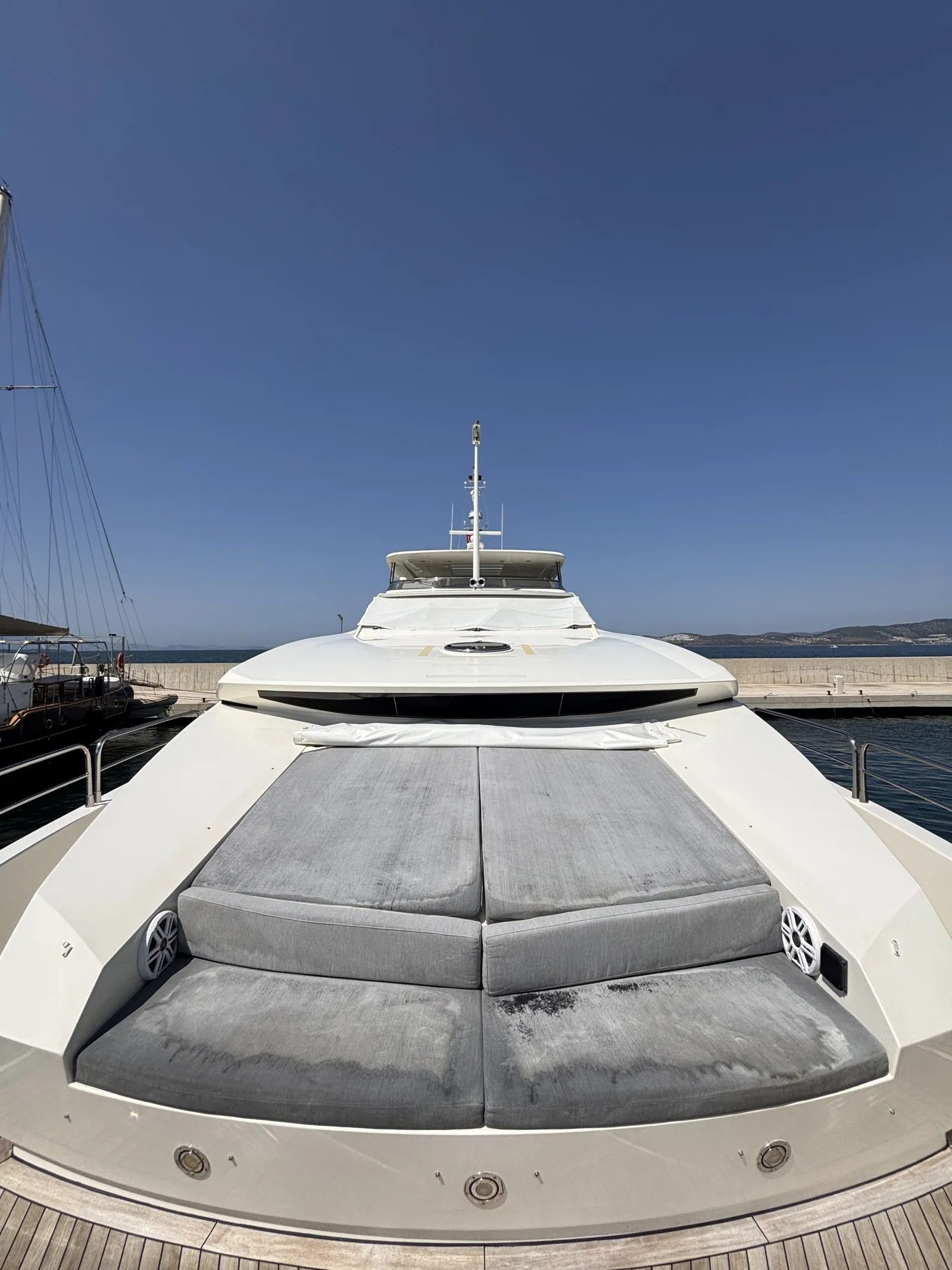 Sunseeker 30M Yacht