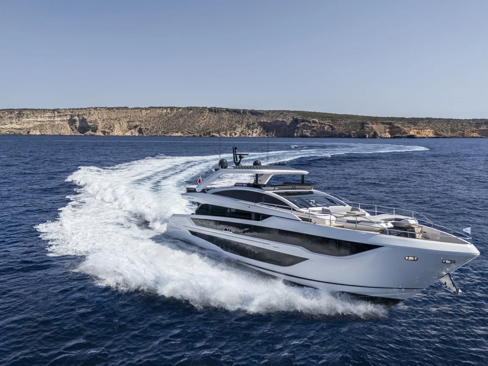Pearl 82