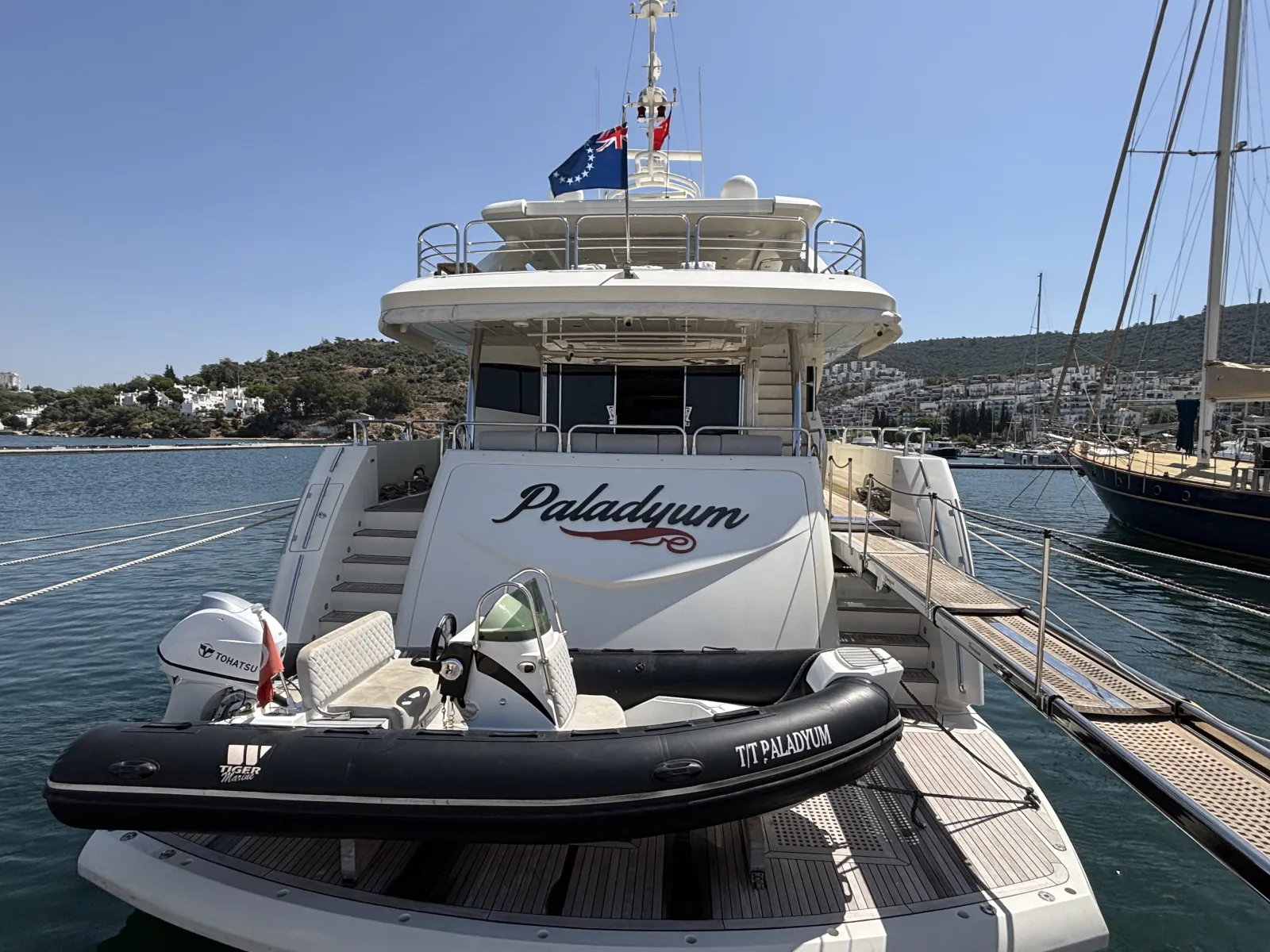 Sunseeker 30M Yacht