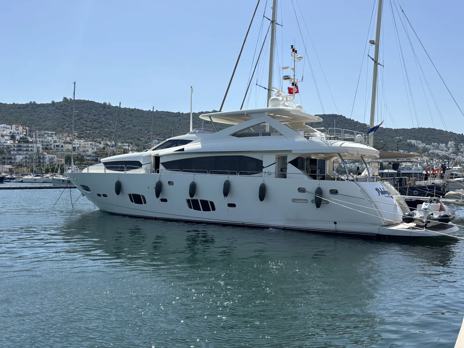 Sunseeker 30M Yacht
