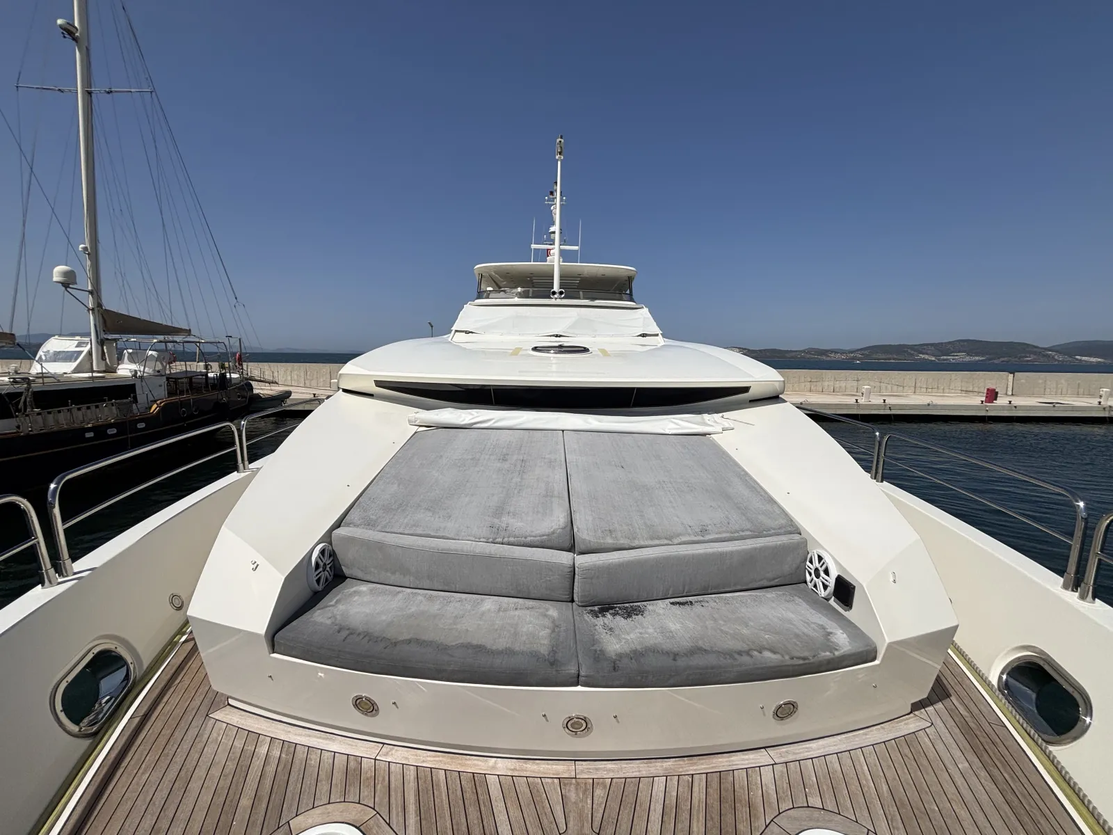 Sunseeker 30M Yacht