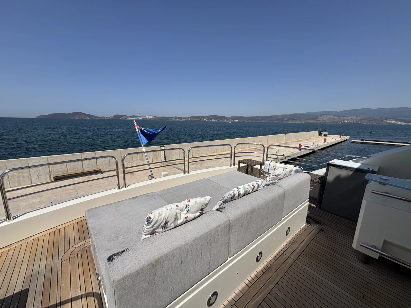 Sunseeker 30M Yacht