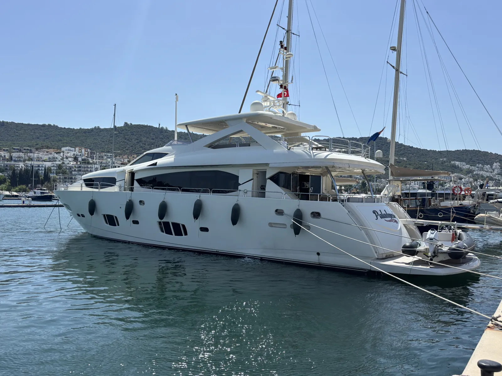 Sunseeker 30M Yacht
