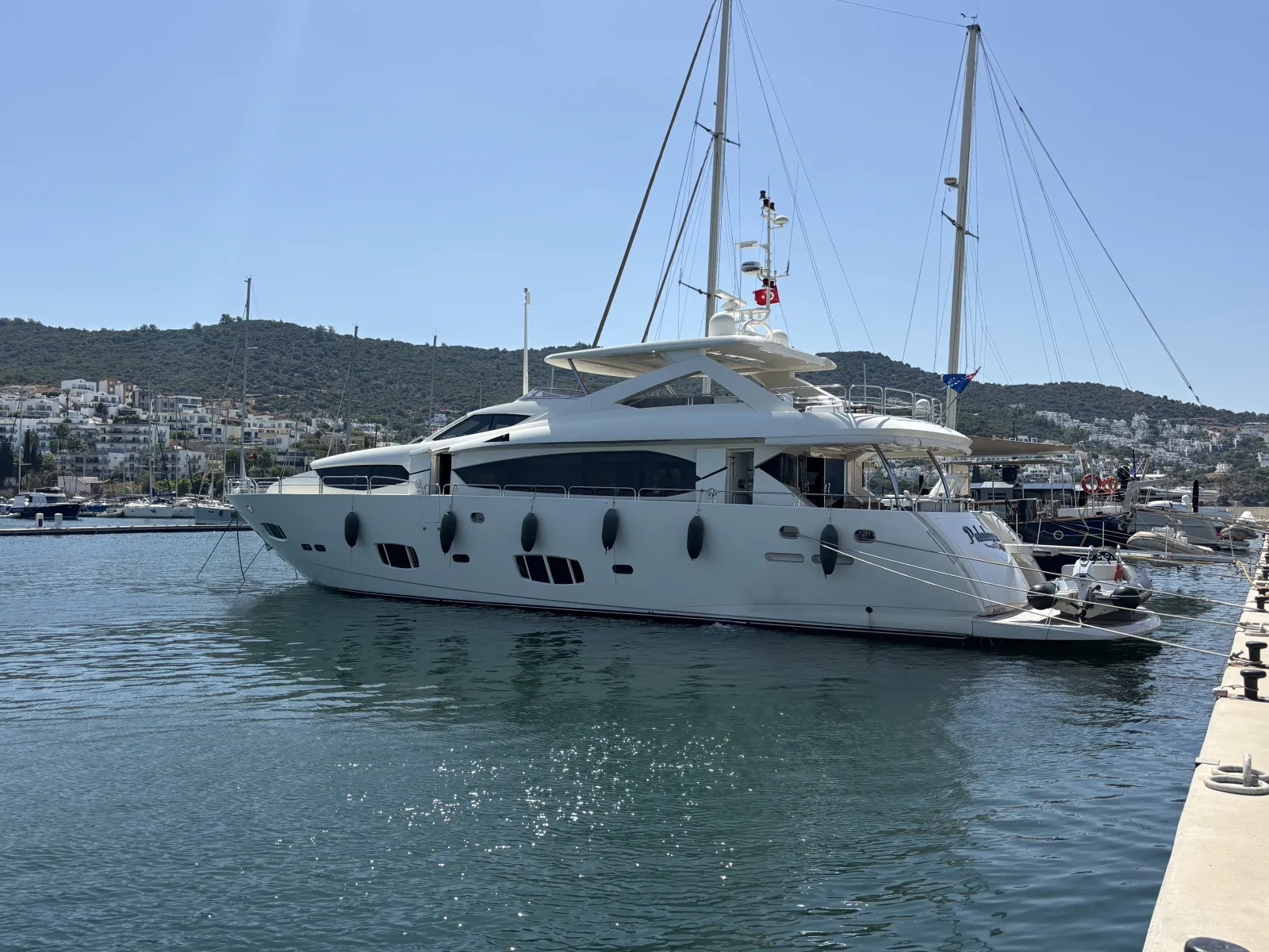 Sunseeker 30M Yacht