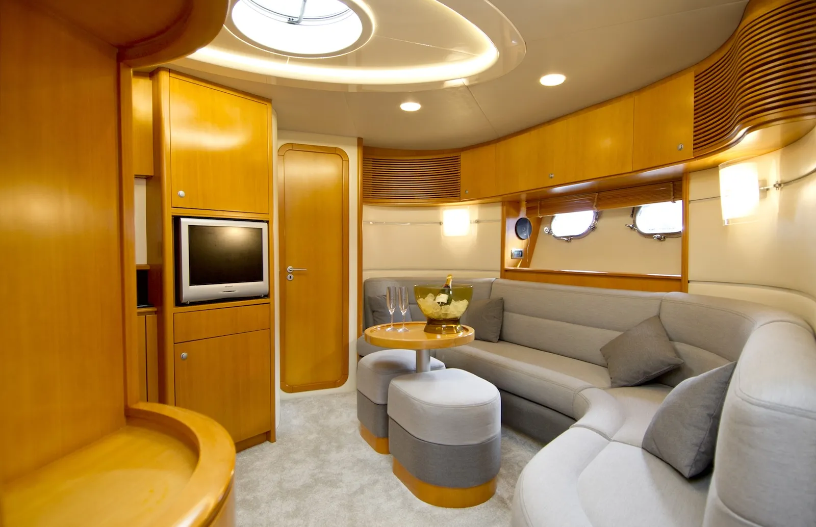 BAIA AZZURRA 63