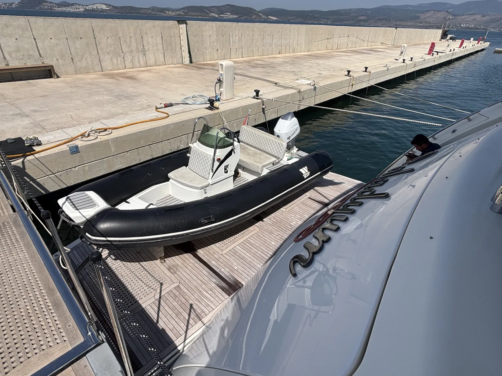 Sunseeker 30M Yacht