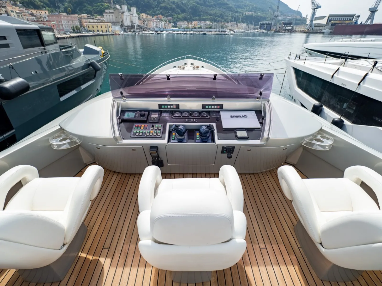 Pershing 115