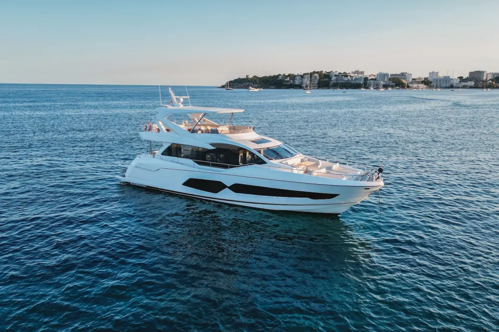 Yacht 1