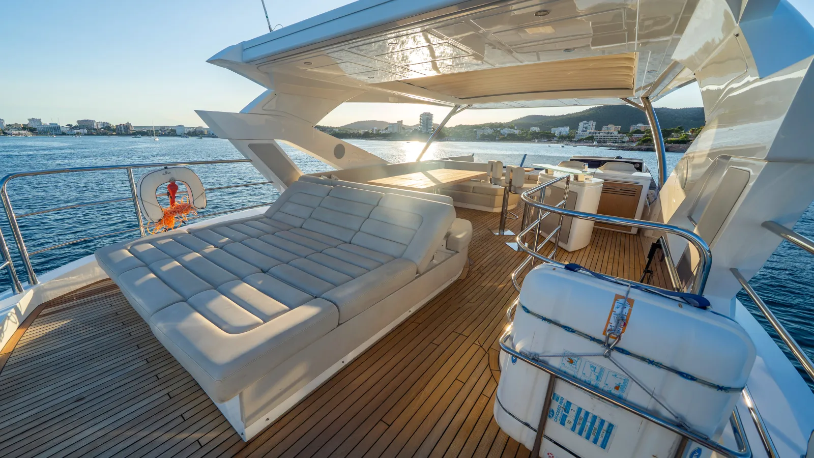 Sunseeker 76 Yacht