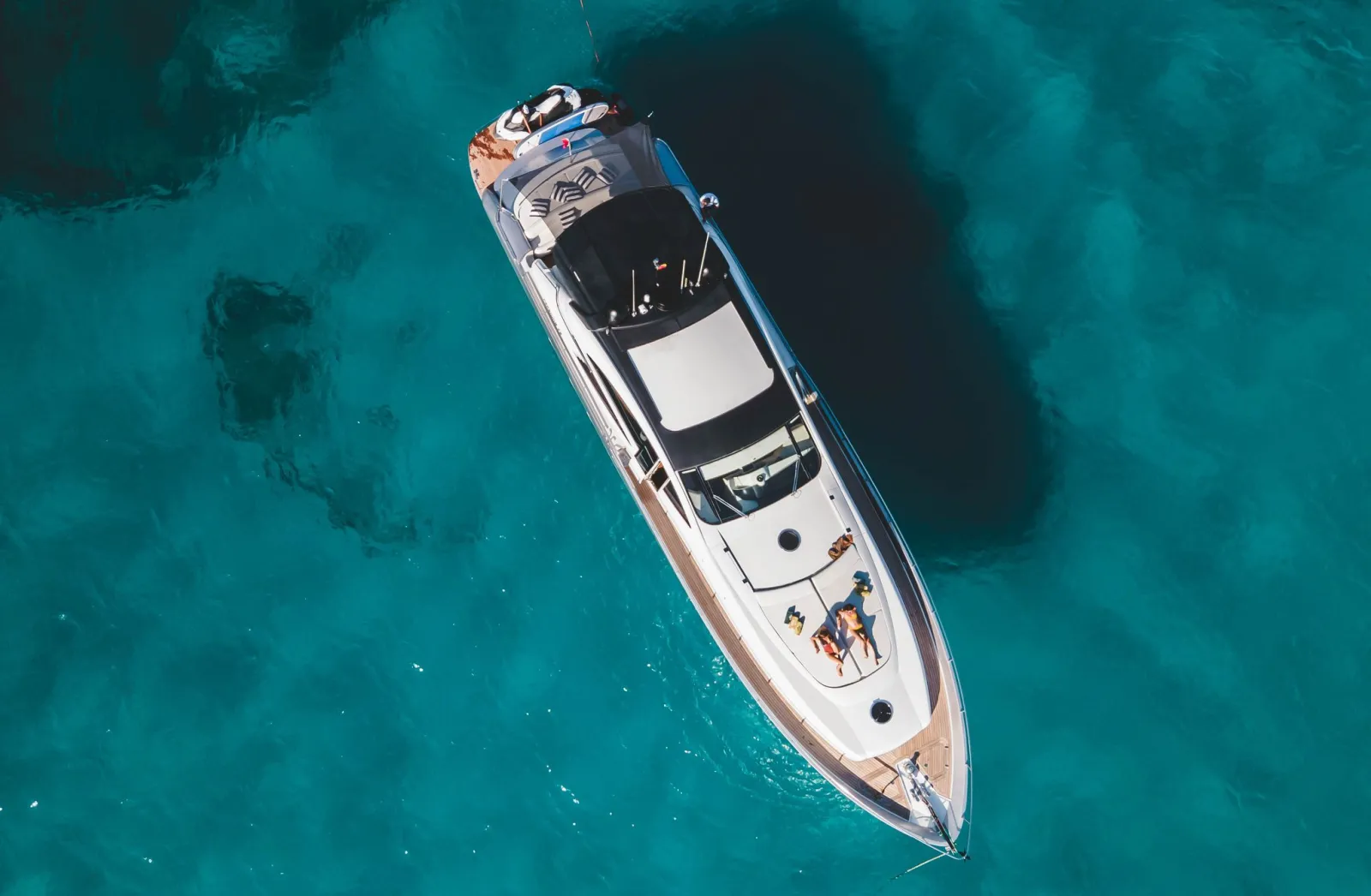 Pershing 76
