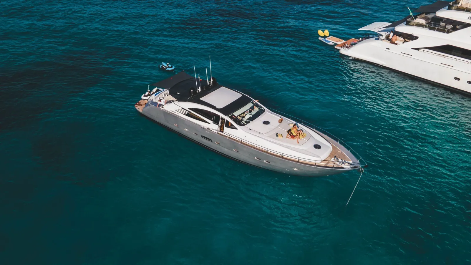 Pershing 76