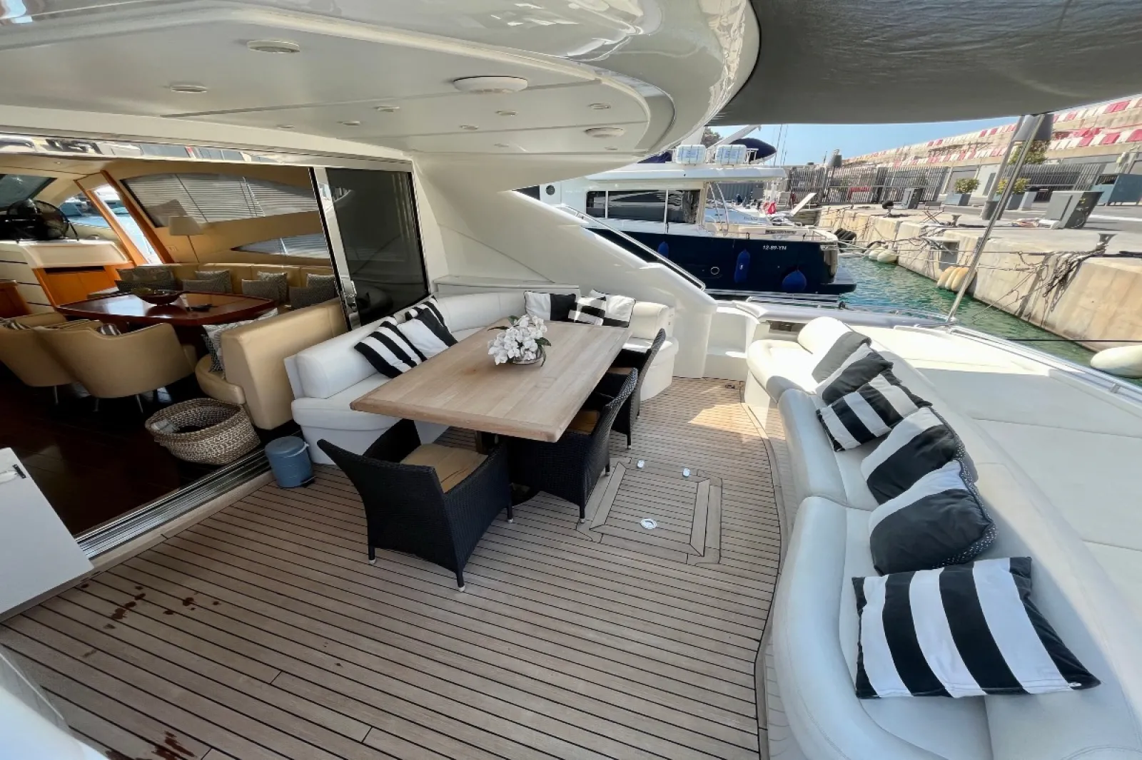 Pershing 76