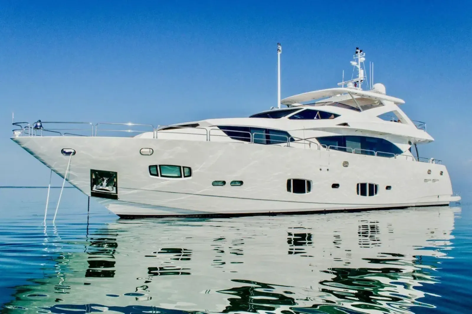 Sunseeker 30M Yacht