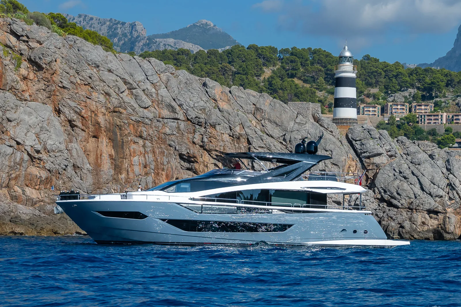 Sunseeker 88