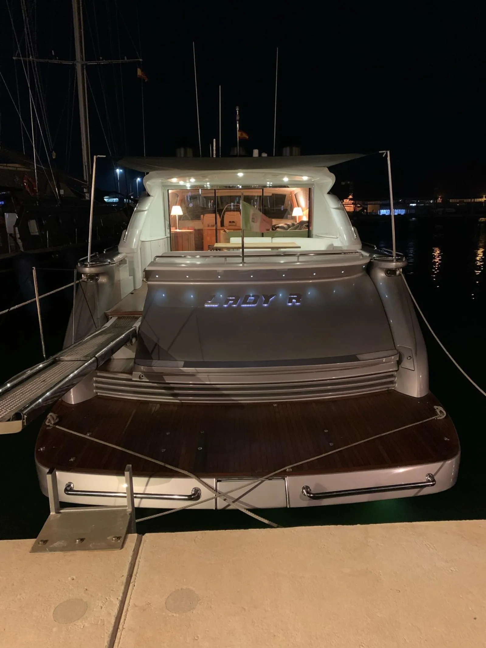 Pershing 76