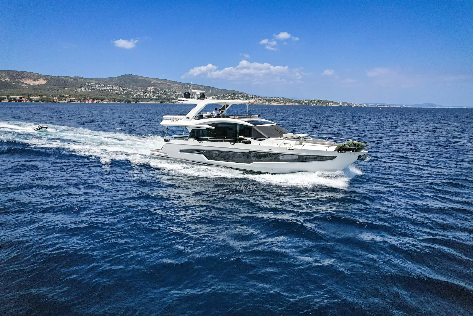 680 Fly