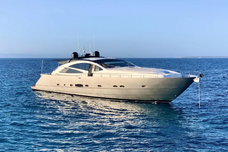2005 Pershing 76