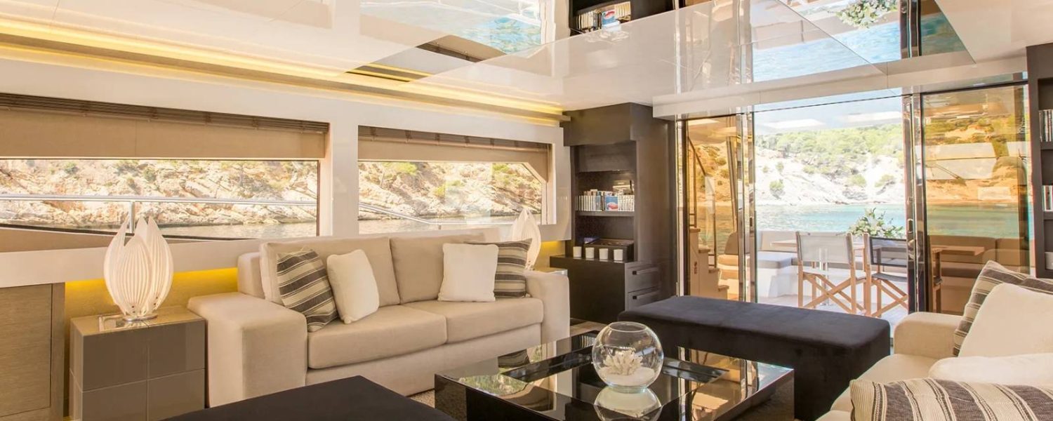lounge-luxury-yacht-pearl-tomi-charter