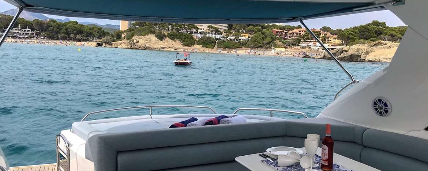 seating-motor-yacht-sunseeker-portofino-53-pavito-balearic-islands