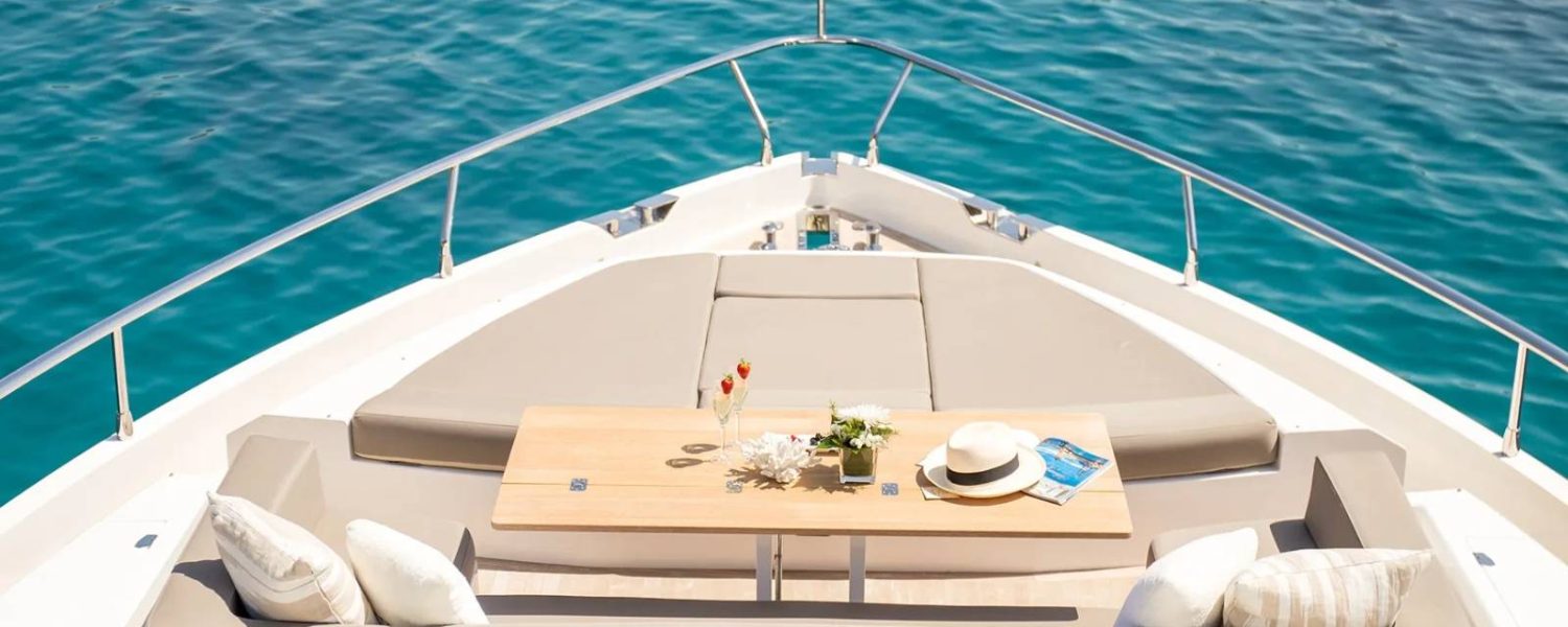 sunbeds-luxury-yacht-pearl-tomi